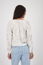Load image into Gallery viewer, Monari Coral Reef Blouse 409648 - Cream Silver Coral