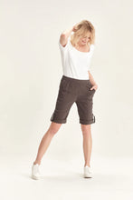 Load image into Gallery viewer, Verge Acrobat Rolled Short - Gravel