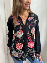 Load image into Gallery viewer, Johnny Was Marcia Blouse Alondra - Black