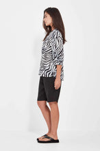 Load image into Gallery viewer, Verge Casey Top 9988 - Print