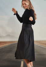 Load image into Gallery viewer, Verge Stroll Skirt 9643BR - Black