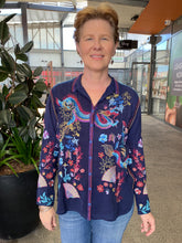 Load image into Gallery viewer, Johnny Was Blouse 11825 - Velouria