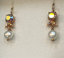 Load image into Gallery viewer, Mariana Crystal Pearl Drop Earring