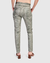 Load image into Gallery viewer, Alembika Iconic Jeans RP274S - Saladine