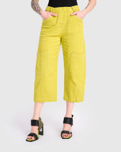 Load image into Gallery viewer, Alembika Twill Capri Pant - Marker