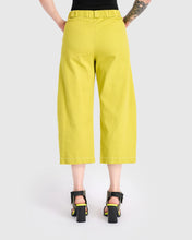 Load image into Gallery viewer, Alembika Twill Capri Pant - Marker