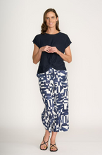 Load image into Gallery viewer, Foil - Do The Twist Top - CFO8258 - 3 Colours