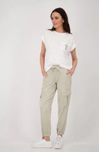 Load image into Gallery viewer, Monari - Round Neck T-Shirt Giraffe - Cream - 409905MNR