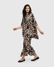 Load image into Gallery viewer, Alembika Giselle Trapeze Top ST706 Leaves