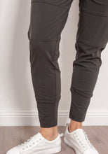 Load image into Gallery viewer, Raffaello Rossi Candy Pant - Choco