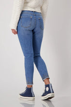 Load image into Gallery viewer, Monari 5 Pocket Jeans - Denim
