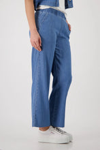 Load image into Gallery viewer, Monari Sarah Basic Jeans 410548 - Light Denim
