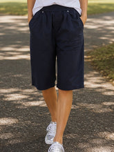 Load image into Gallery viewer, Renoma Supreme Capri Short 311N - Navy
