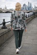 Load image into Gallery viewer, Kleio Baubles Top 3248 - Grey Green Pink

