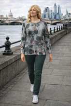 Load image into Gallery viewer, Kleio Baubles Top 3248 - Grey Green Pink
