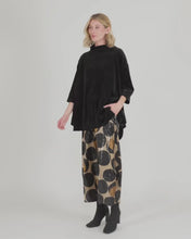 Load image into Gallery viewer, Alembika Velvet Top AT704B - Black
