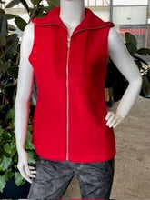 Load image into Gallery viewer, See Saw Boiled Wool Rib Collar Zip Front Vest - Red
