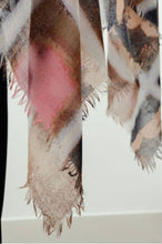 Load image into Gallery viewer, Yoko Fashion Scarves Annica 04
