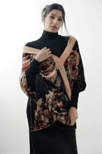 Load image into Gallery viewer, Yoko Fashion Aura 06 Scarf
