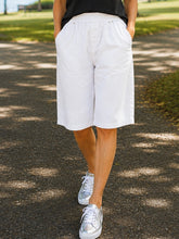 Load image into Gallery viewer, Renoma Supreme Capri Short 311W - White
