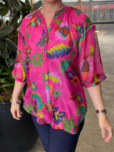 Load image into Gallery viewer, Johnny Was Hanns Tunic 24325 - Verney Print Hot Pink
