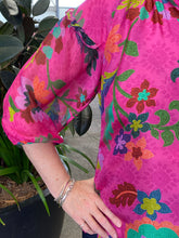 Load image into Gallery viewer, Johnny Was Hanns Tunic 24325 - Verney Print Hot Pink
