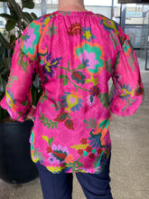 Load image into Gallery viewer, Johnny Was Hanns Tunic 24325 - Verney Print Hot Pink
