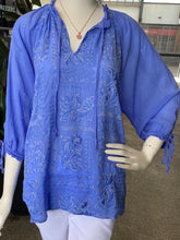 Load image into Gallery viewer, Johnny Was Yiprianne Bonita Blouse 13525 - Baja Blue
