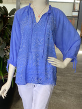 Load image into Gallery viewer, Johnny Was Yiprianne Bonita Blouse 13525 - Baja Blue
