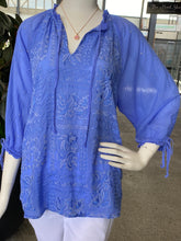 Load image into Gallery viewer, Johnny Was Yiprianne Bonita Blouse 13525 - Baja Blue
