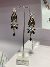 Load image into Gallery viewer, Mariana Art Deco Style Earring
