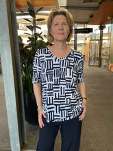 Load image into Gallery viewer, Foil - Leading Lady Top - CFO8248 - 3 Colours
