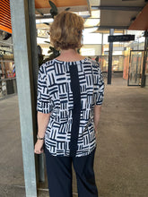 Load image into Gallery viewer, Foil - Leading Lady Top - CFO8248 - 3 Colours
