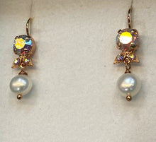 Load image into Gallery viewer, Mariana Crystal Pearl Drop Earring
