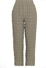 Load image into Gallery viewer, Ever Sassy Seersucker Pant - Taupe
