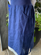 Load image into Gallery viewer, See Saw Linen Rib Waist Skirt - Navy
