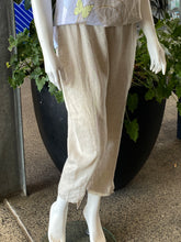 Load image into Gallery viewer, See Saw Linen 7/8 Seam Detail Pant with Split - Flax
