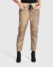 Load image into Gallery viewer, Alembika Boyfriend Jogger AP623G - Gold
