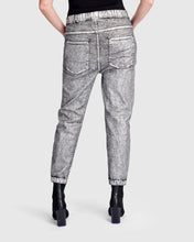 Load image into Gallery viewer, Alembika Boyfriend Jogger AP623S - Silver
