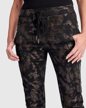 Load image into Gallery viewer, Alembika Iconic Stretch Jean AP629G - Glow
