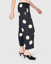 Load image into Gallery viewer, Alembika Lilibet Cropped Pants EP272M - Moon
