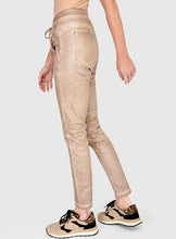 Load image into Gallery viewer, Alembika Serpent Iconic Stretch Jean SP622C - Cream
