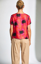 Load image into Gallery viewer, Peruzzi - Print Top - Red - S25130
