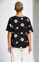 Load image into Gallery viewer, Peruzzi - Embelleshed Cube Top - Black - S25136
