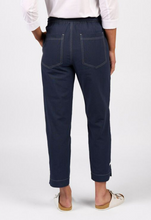 Load image into Gallery viewer, Vassalli - Relaxed Leg Ankle Grazer Pant With Contrast Trim &amp; Stitching - Ink - 5040
