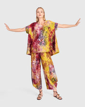 Load image into Gallery viewer, Alembika Trapeze Top ST837 - Petals
