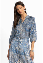 Load image into Gallery viewer, Johnny Was Zeeland Blouse 13925 - Denim Print
