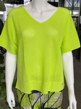 Load image into Gallery viewer, Faber Woman Lemon Green Net Pullover
