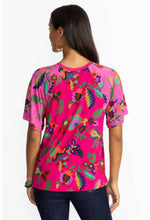 Load image into Gallery viewer, Johnny Was Janie Raglan Tee 13125 - Verney Print Hot Pink
