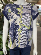 Load image into Gallery viewer, Faber Woman Lemon Green Top - Navy Back
